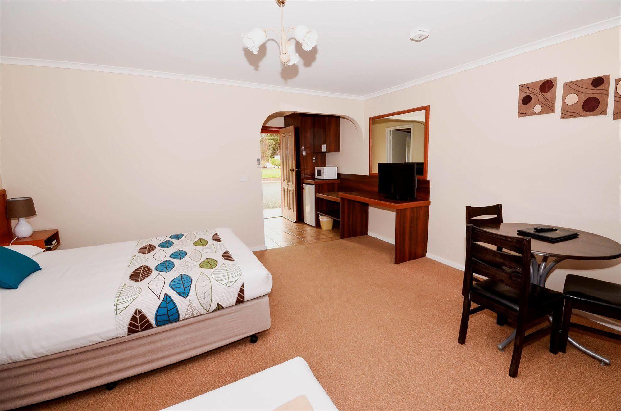 מואמה River Country Inn (Adults Only) מראה חיצוני תמונה