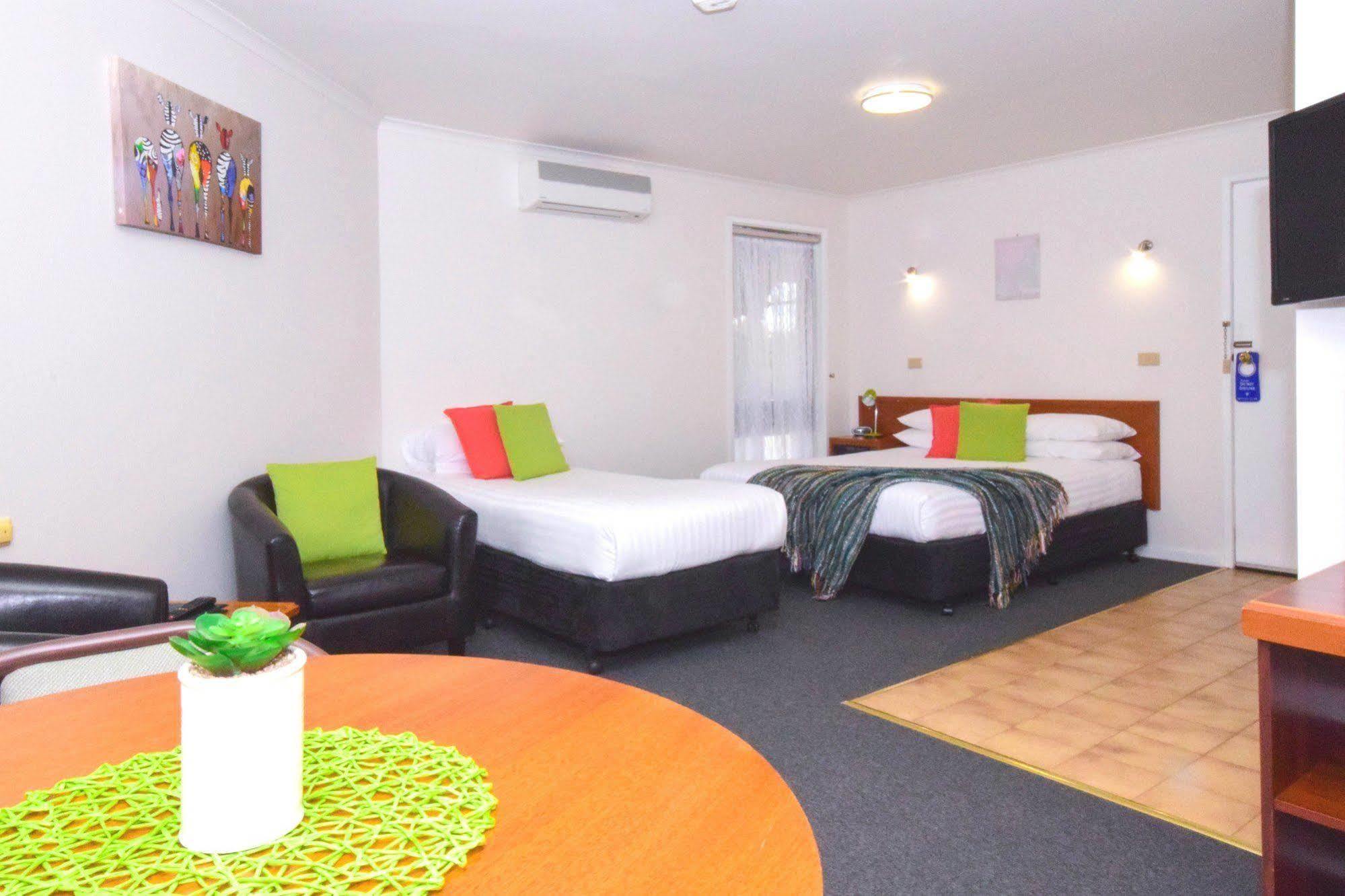 מואמה River Country Inn (Adults Only) מראה חיצוני תמונה